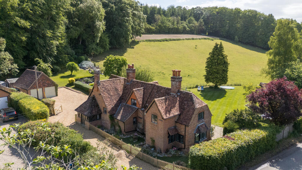 Buckhold, Pangbourne, Reading, Berkshire, RG8 photo 2