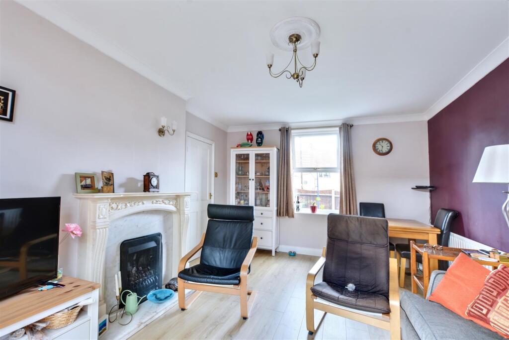 Farfield Avenue, Beeston, Nottingham photo 2