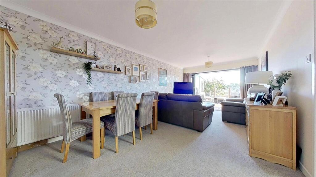 House in West Durrington, Durrington - More