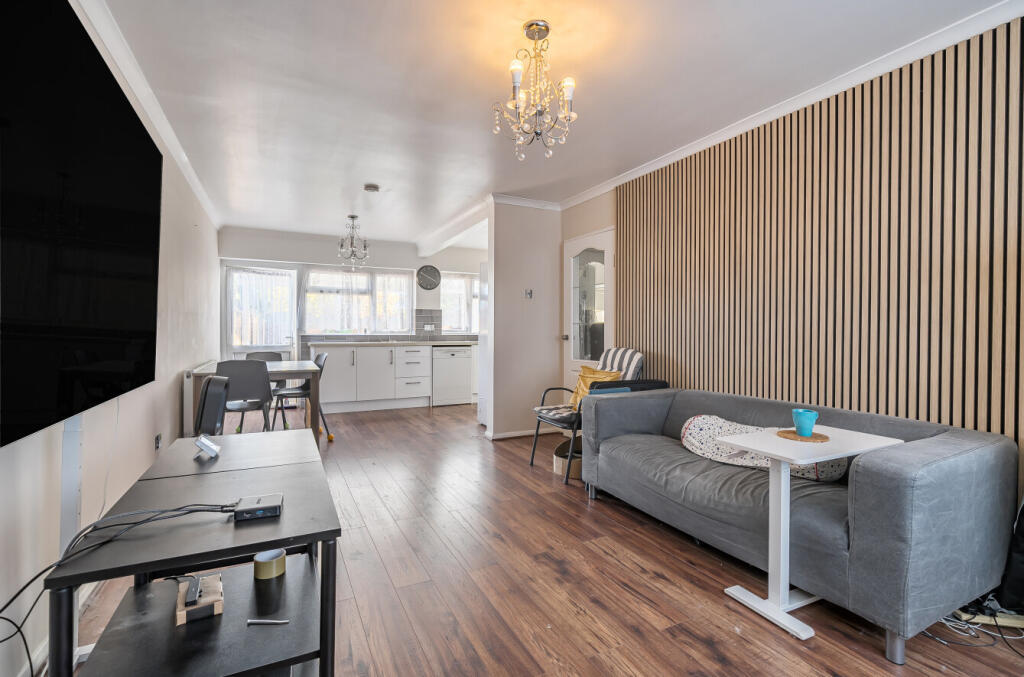 House in Reading, Lower Earley, Earley - View 3