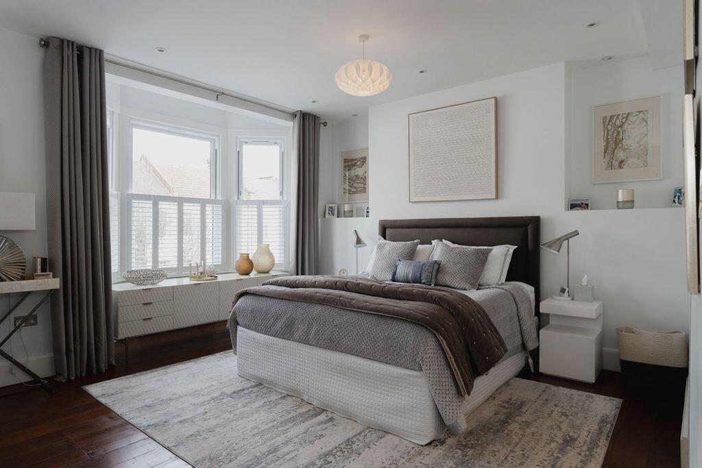 House in London, Shepherd's Bush - More