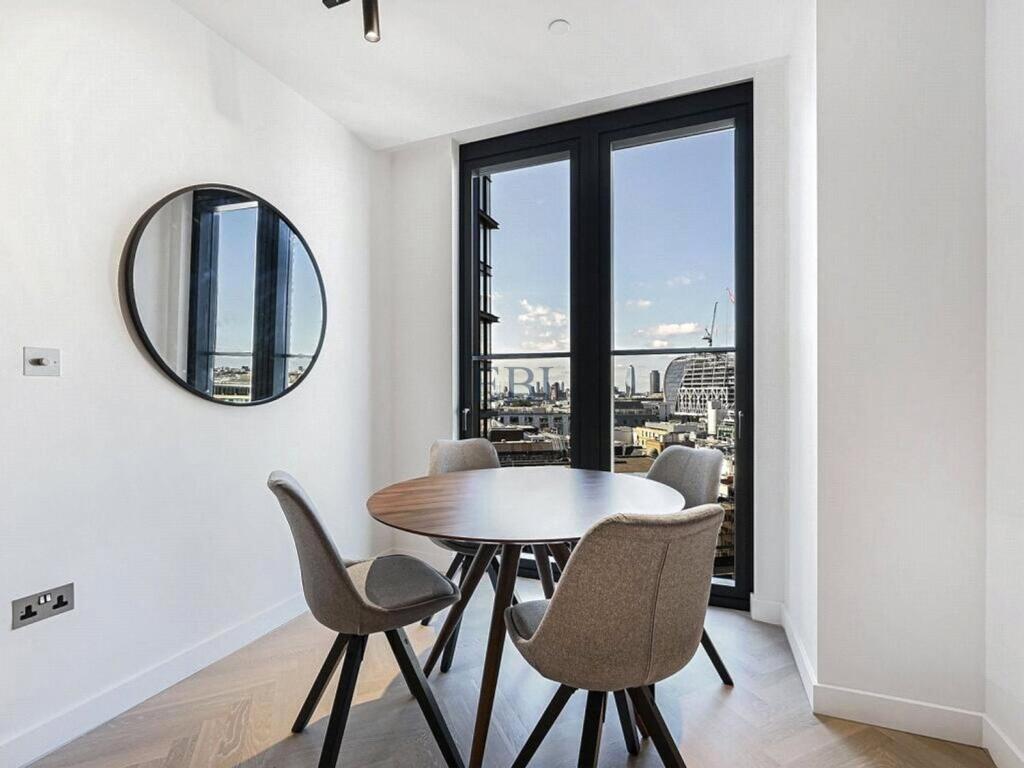 Apartment in London - View 3