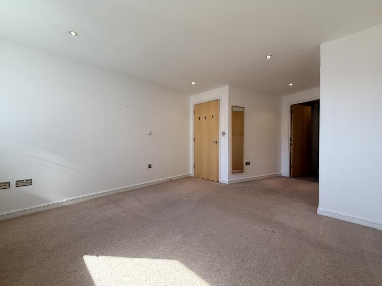 Apartment in Ipswich, Stoke - View 5