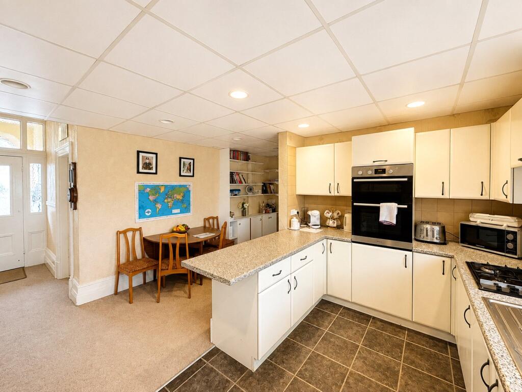 Apartment in Sefton, Liverpool City Region - View 5