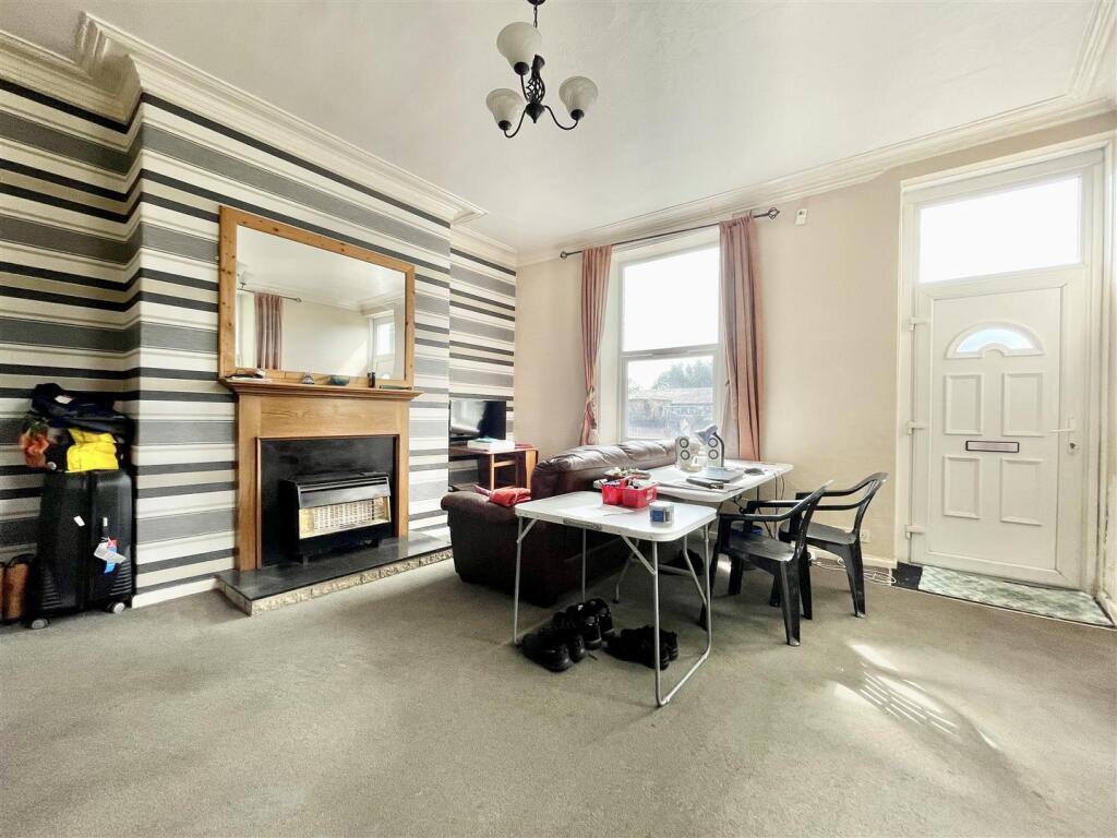Vine Terrace West, Bradford 8 - View 5