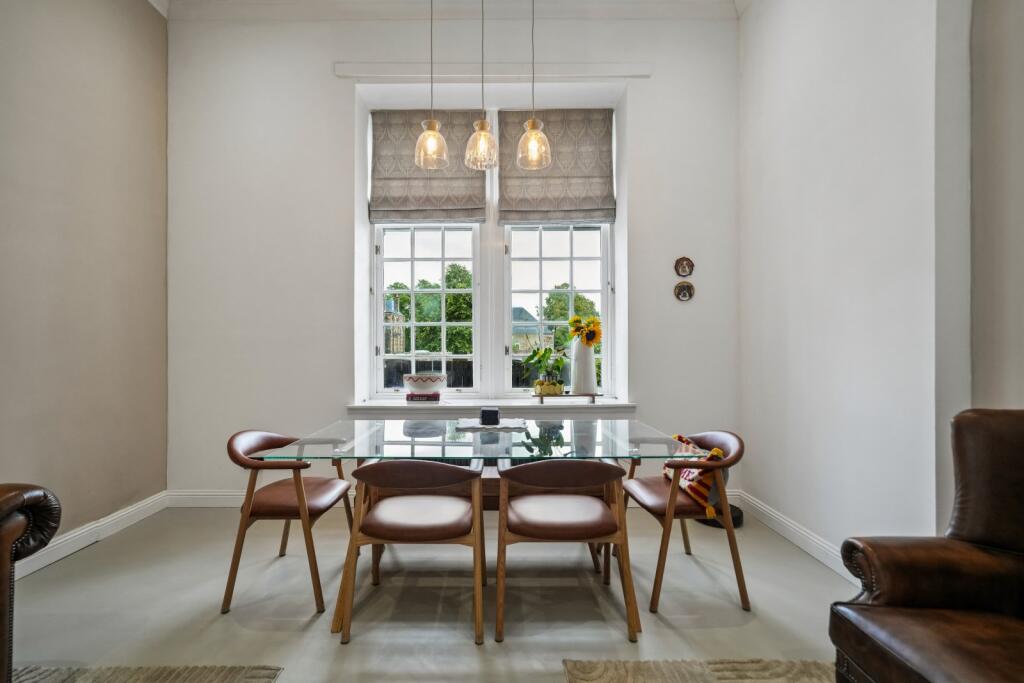 House in Glasgow, Leverndale, Crookston Road - More