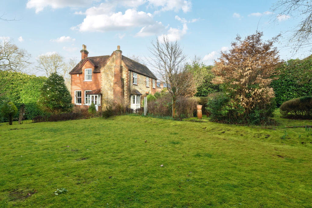 Rowledge 4 bedroom detached house for sale in Chapel Road, Rowledge, Farnham, GU10