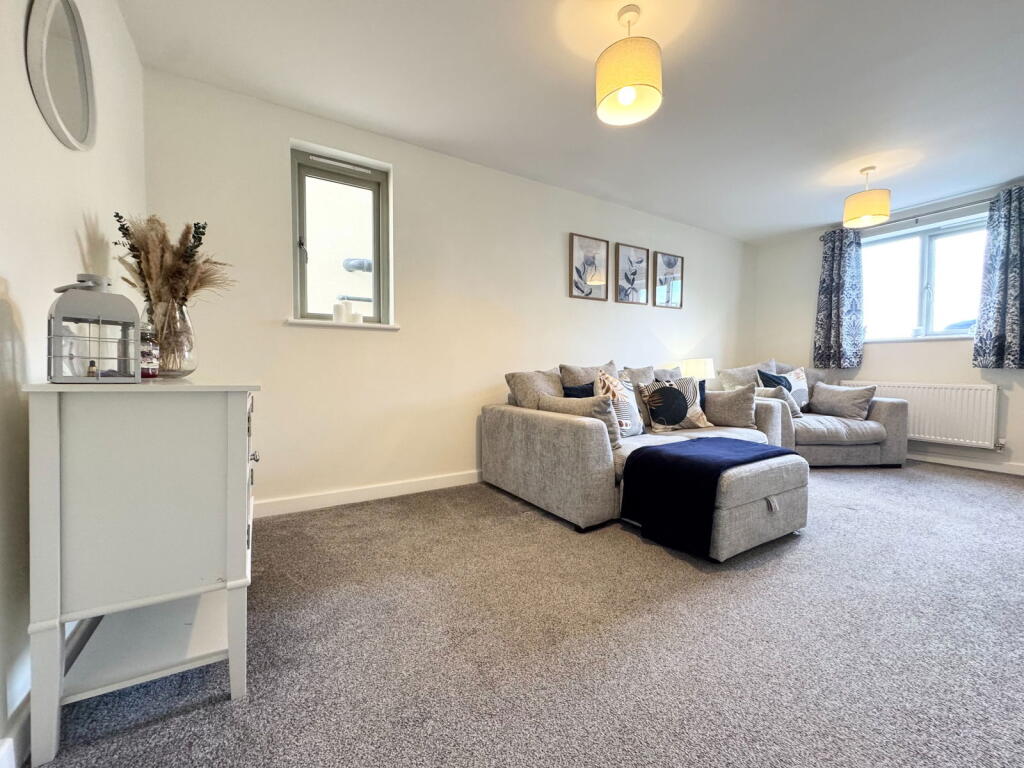 Barden Drive, Redbrook , Barnsley, S75 2QT photo 2