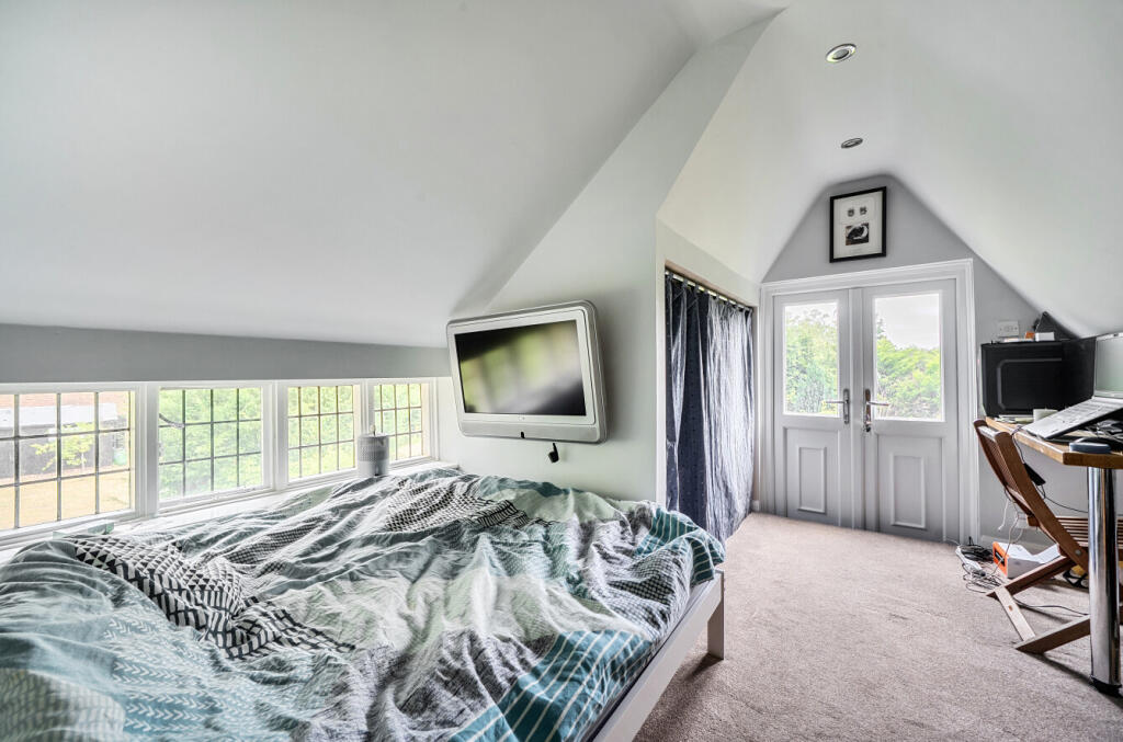 House in Reading, Wokingham Without - More