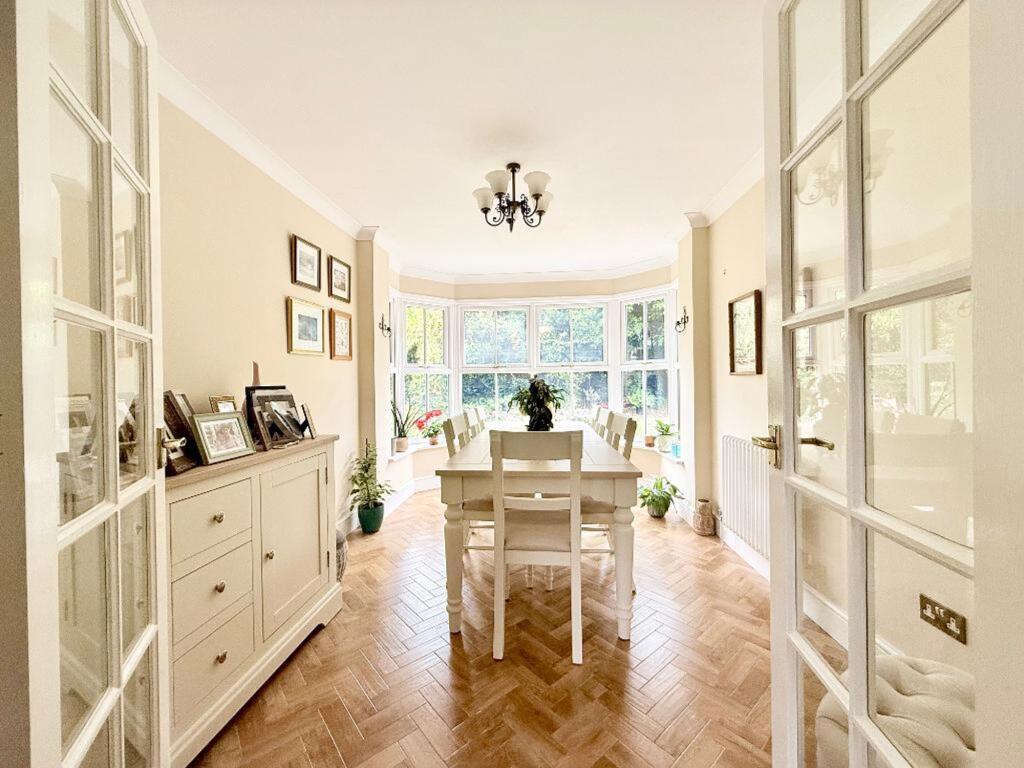 Saffron Close, Luton, LU2 - View 3