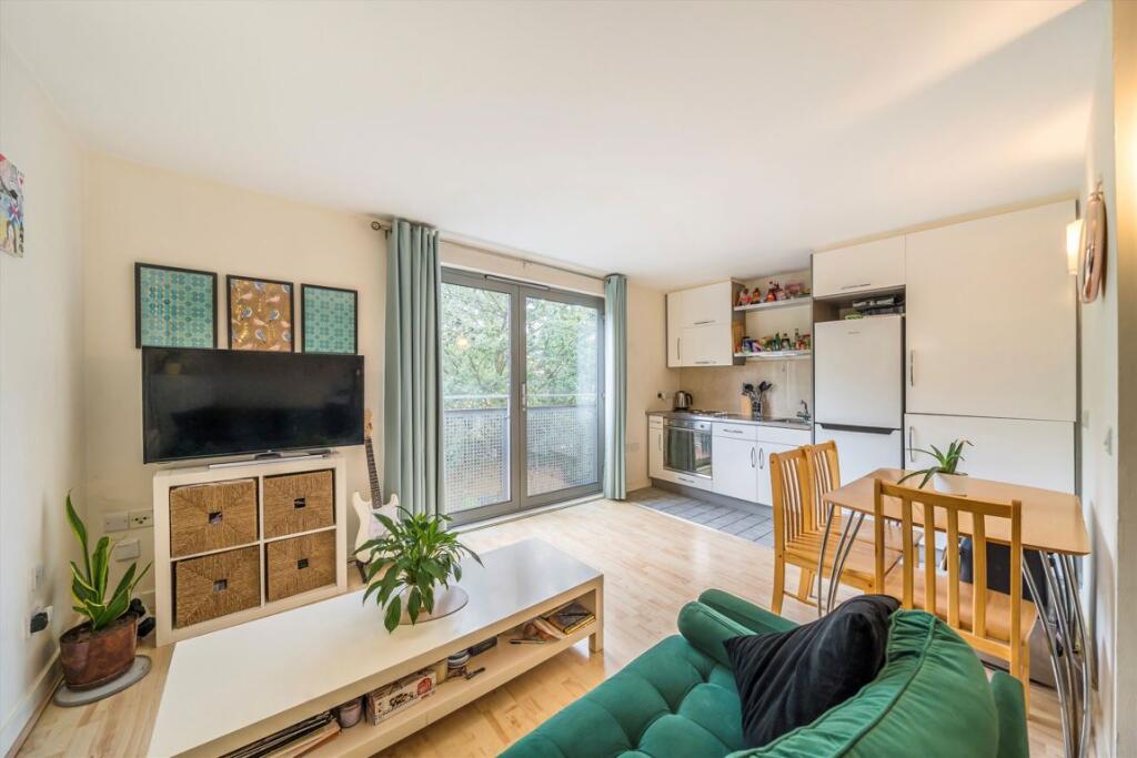 Main image of property: Deals Gateway, London