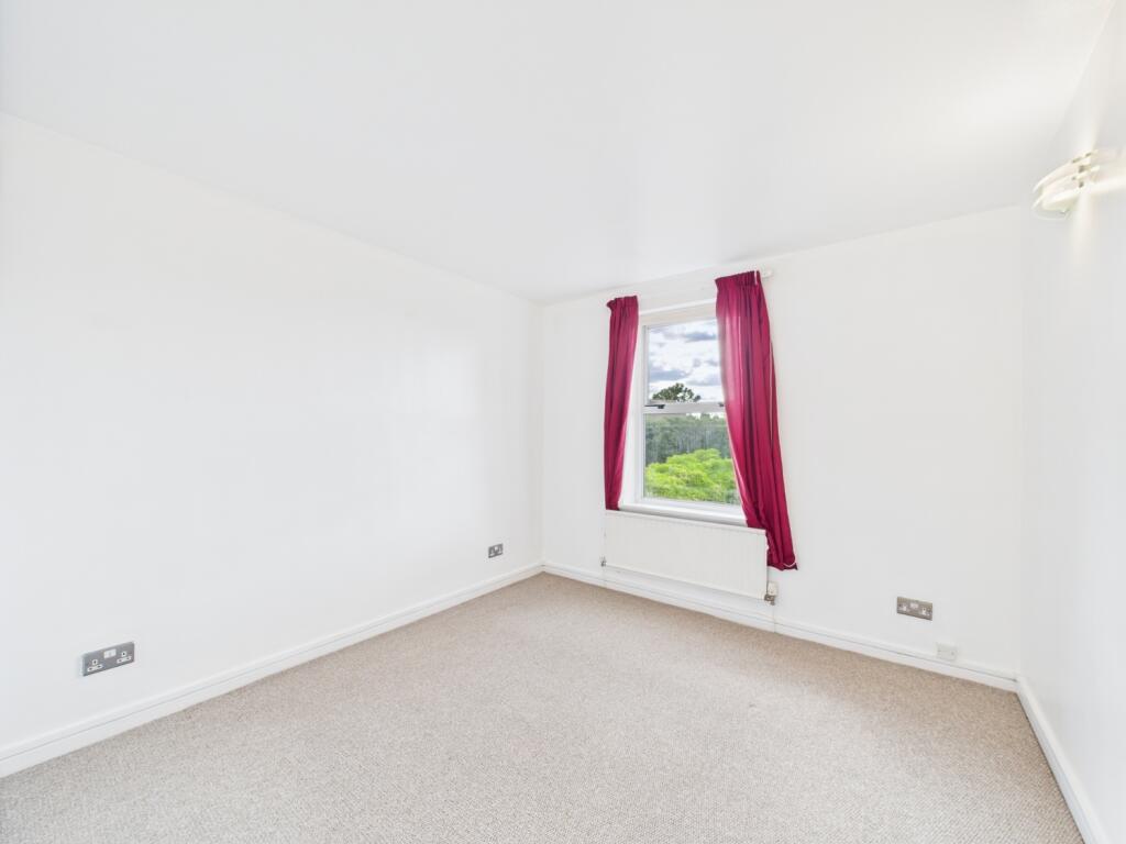 Apartment in Cheltenham, Warden Hill, Tivoli - View 4