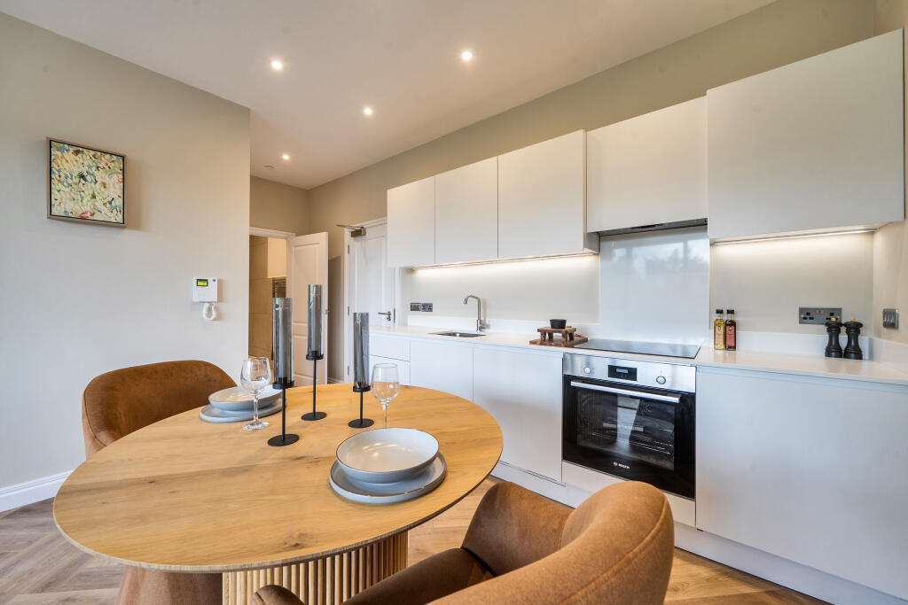 Main image of property: Holywell Hill, St Albans, AL1