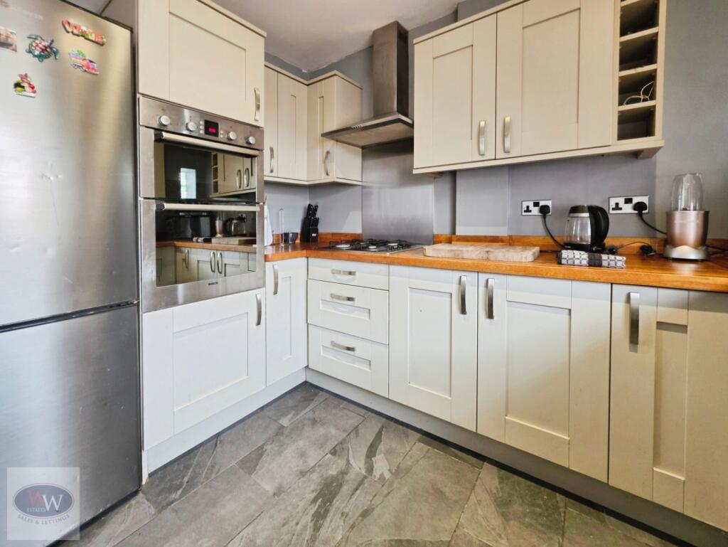 House in Bradford - View 4