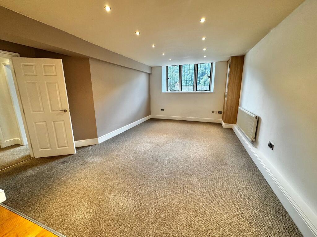 Apartment in Stockport - More