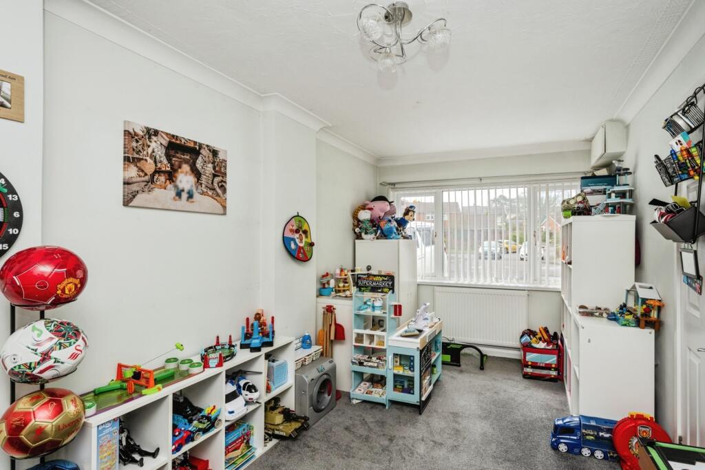 Waun Gron, Rhydyfro, Pontardawe, Swansea, SA8 - More