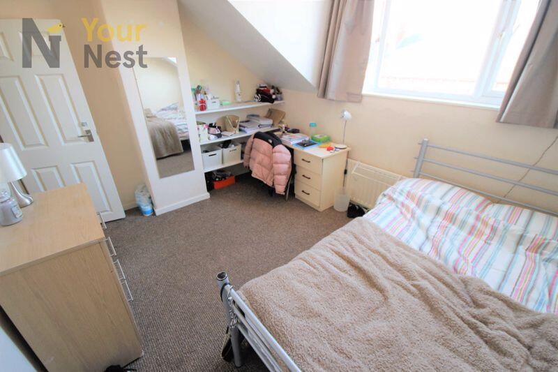 Main image of property: Newport View, Headingley, LS6 3BX