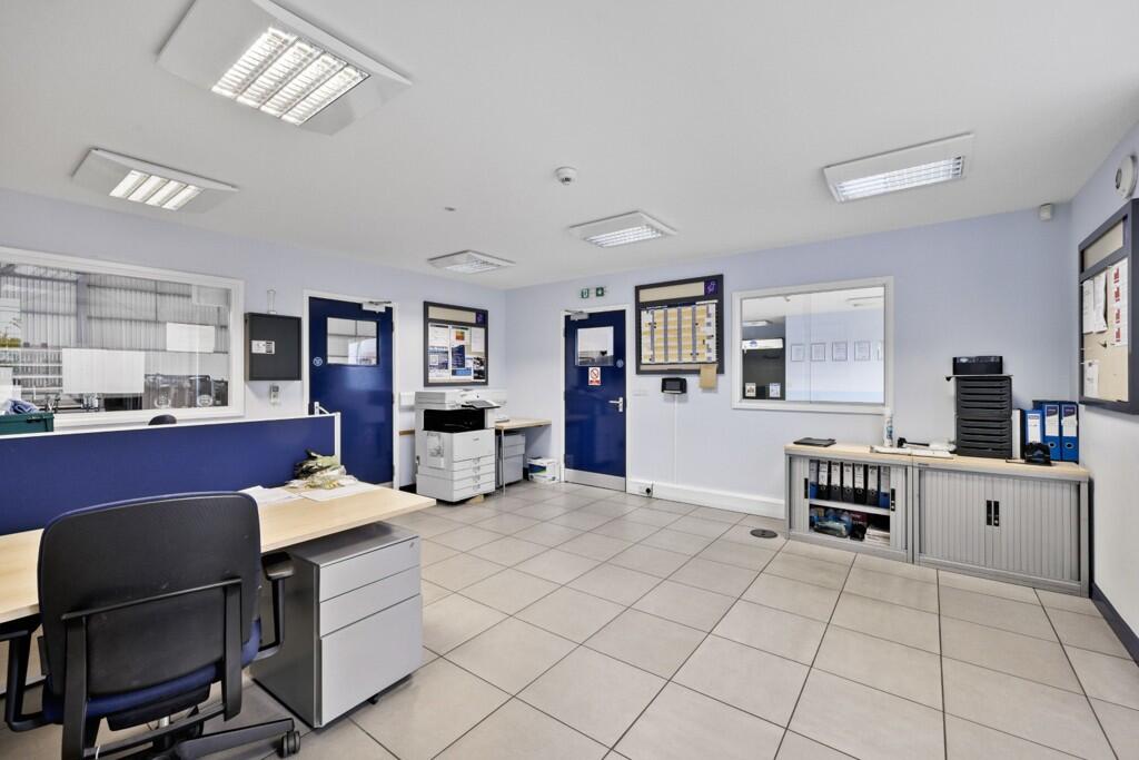Photo 10. Open plan office - unit 2.