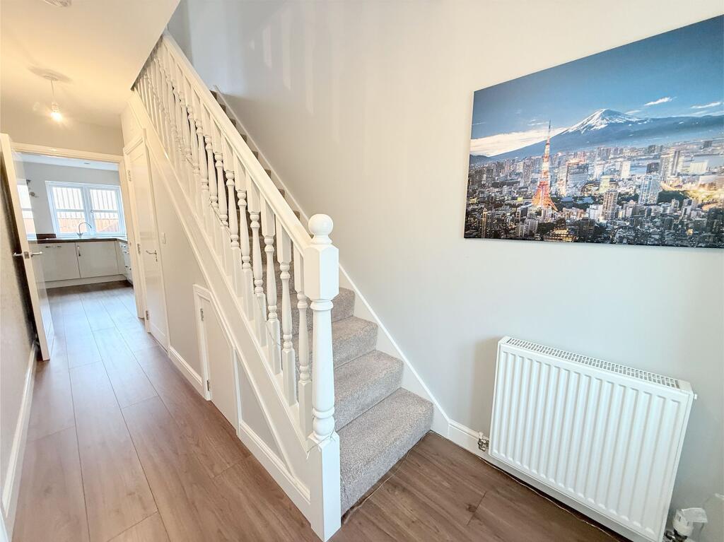 South Brook Gardens, Mirfield, WF14 photo 2