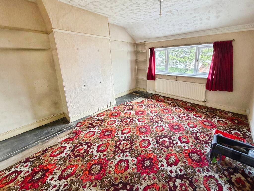 House in Stoke-on-Trent - More