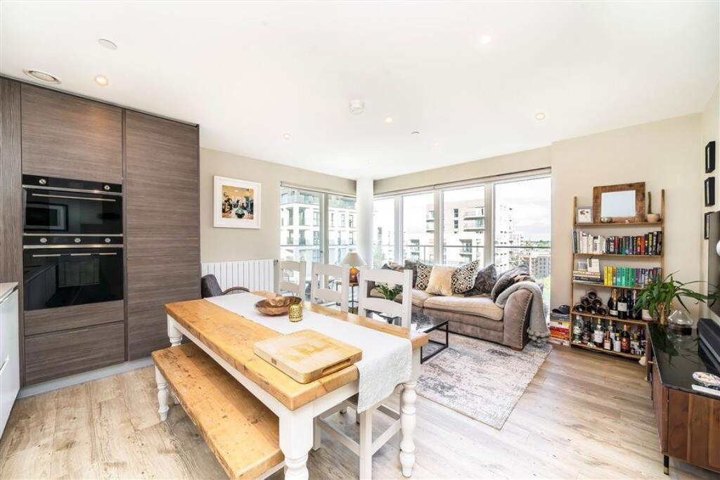 Apartment in London - View 5