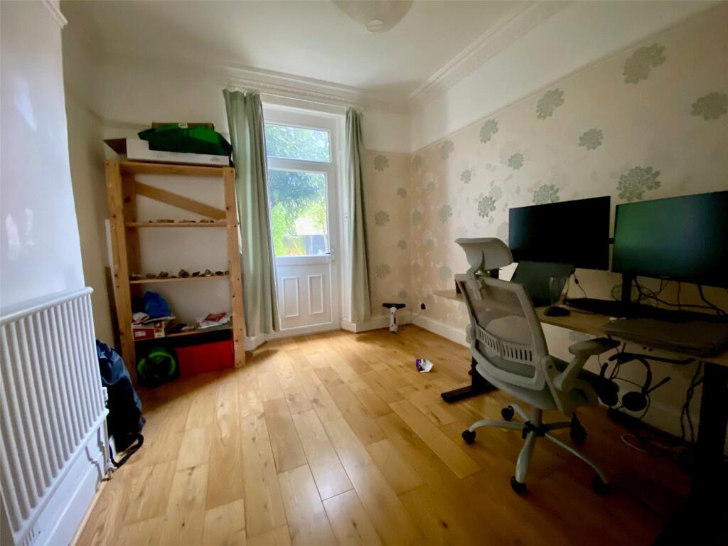 Apartment in Bristol - More