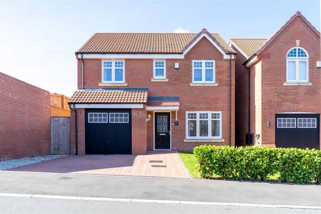 4-bed detached on Francis View, Fixby, Huddersfield, £425,000