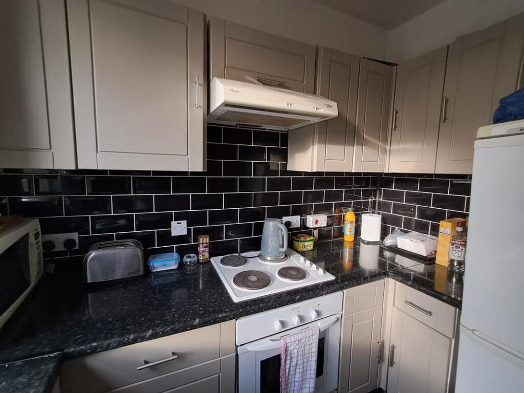 Apartment in London, Highams Park - View 5