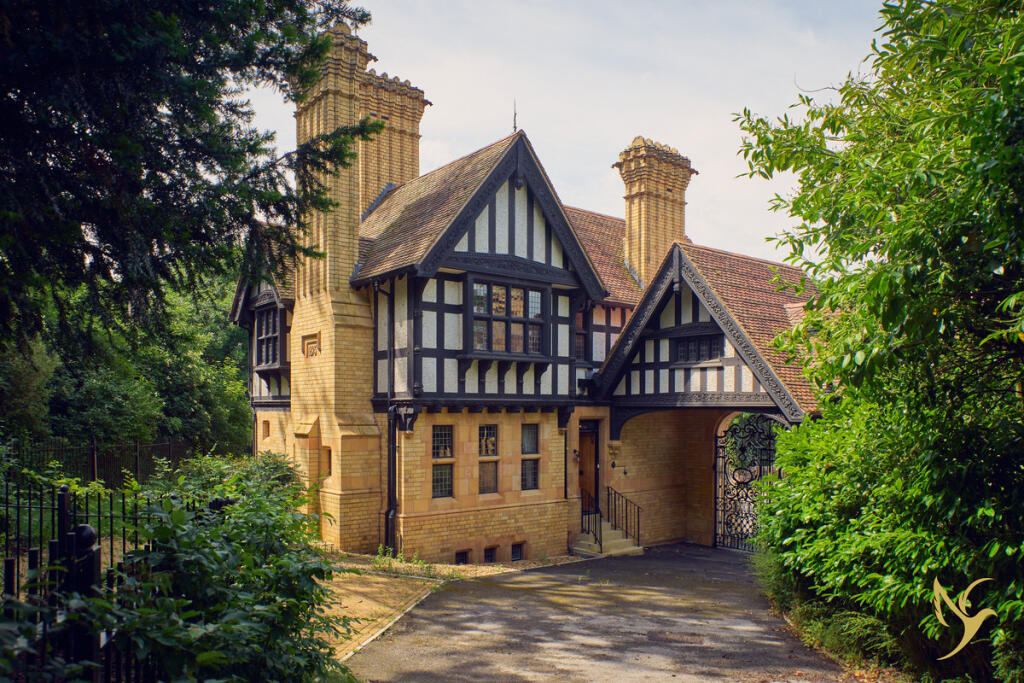 Main image of property: #WelcomeHome to: The Gate House, Battle Road, Battenhall, Worcester, WR5