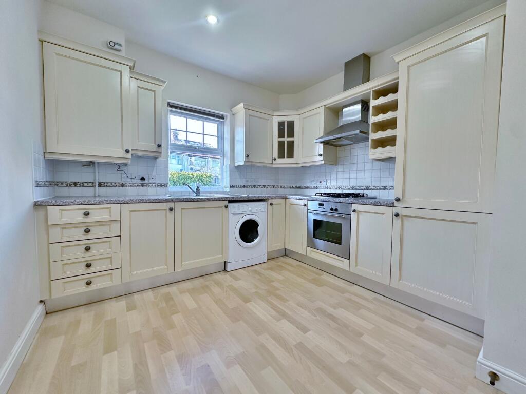 Pensby Road, Heswall, CH60 photo 3
