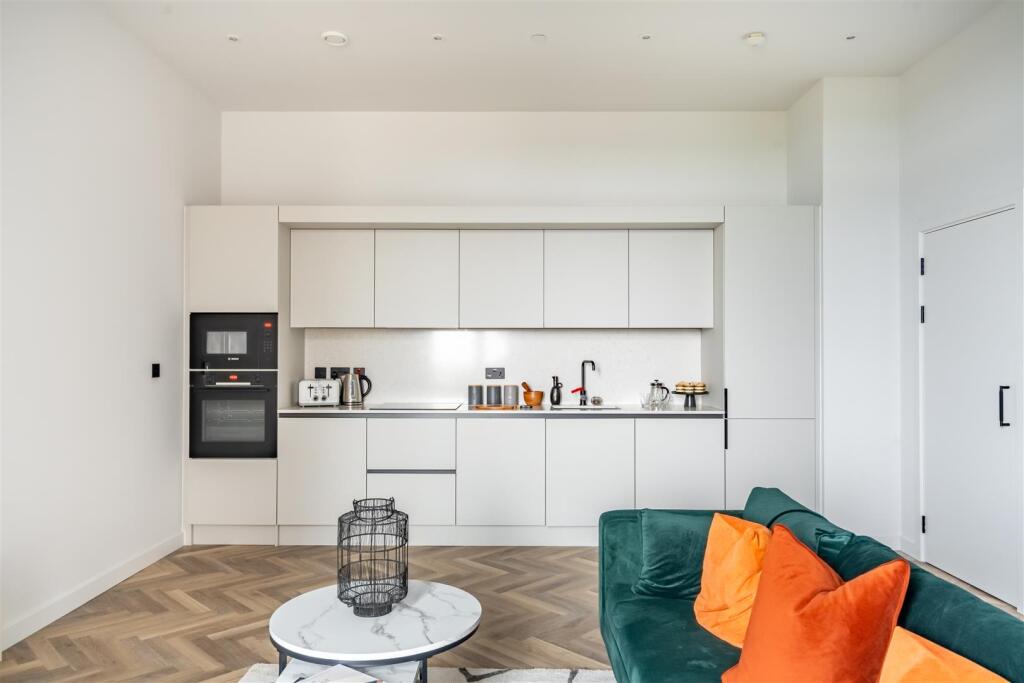 Apartment in York, Clifton Moor, Bell Farm - View 5