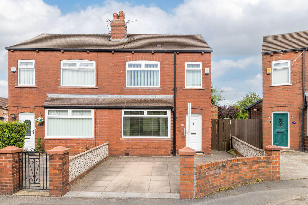 3-bed semi-detached on Fairbourne Avenue, Poolstock, Wigan, WN3 5HR, £140,000