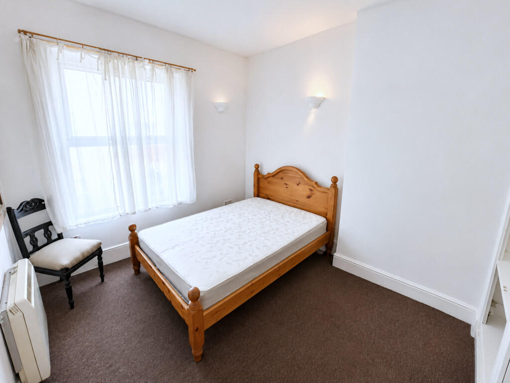 Apartment in Portsmouth, Southsea - View 2