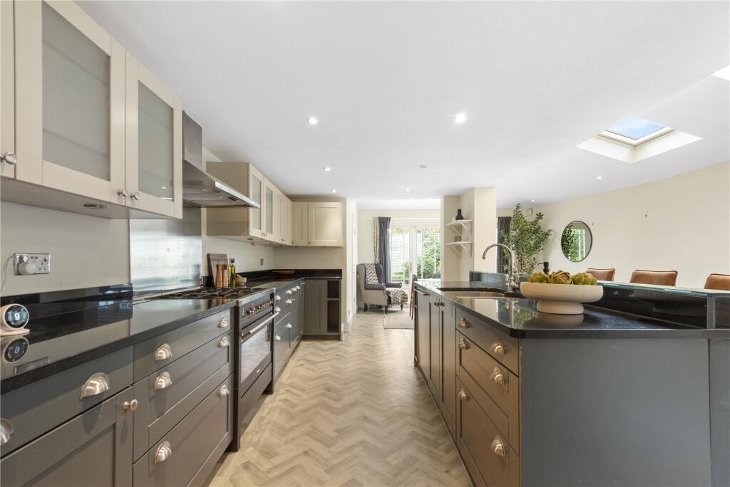Sarsfeld Road, London, SW12 photo 4
