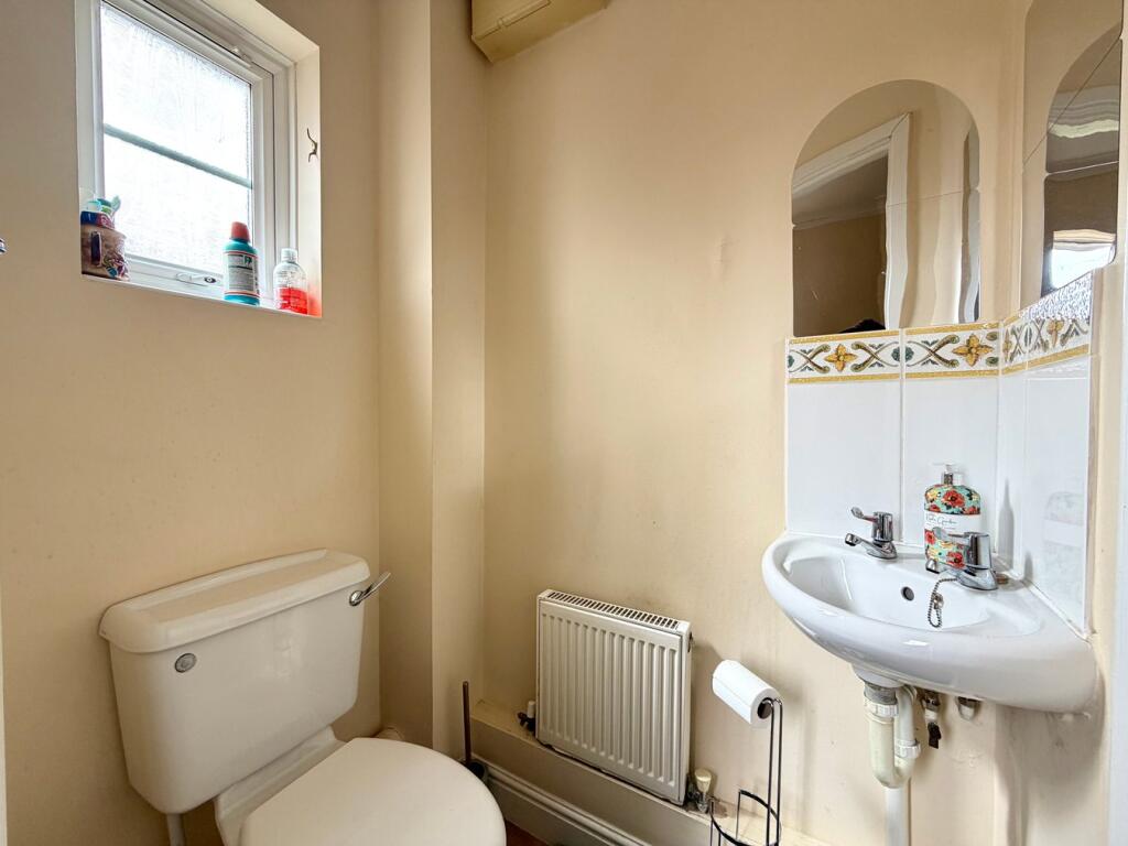 St Brides Close, Springfield, Milton Keynes, MK6 photo 4