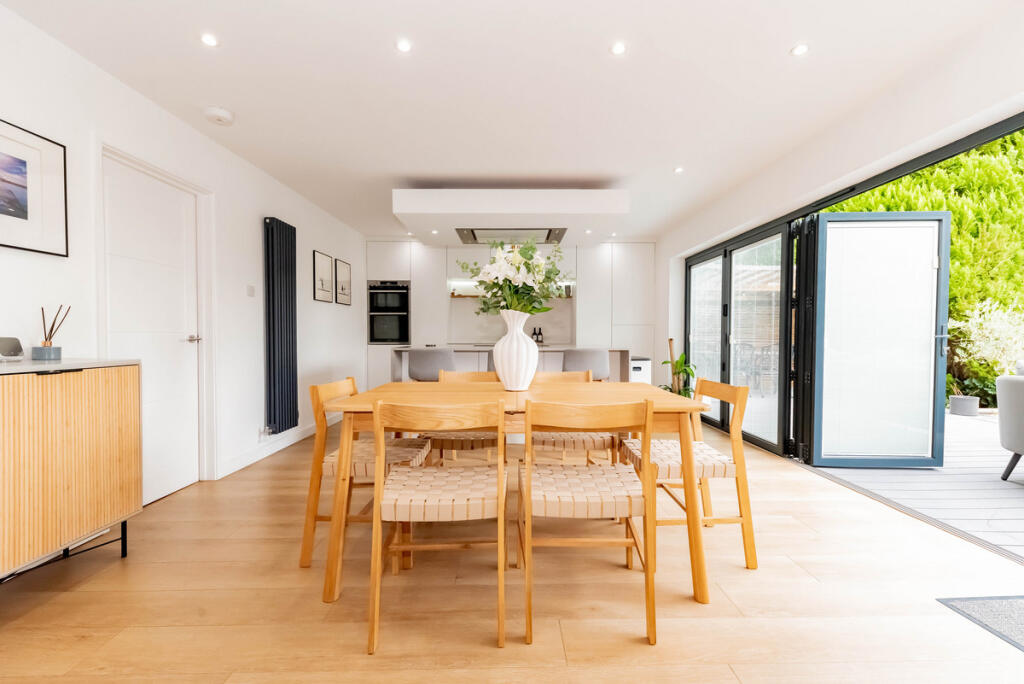 House in Guildford - View 5