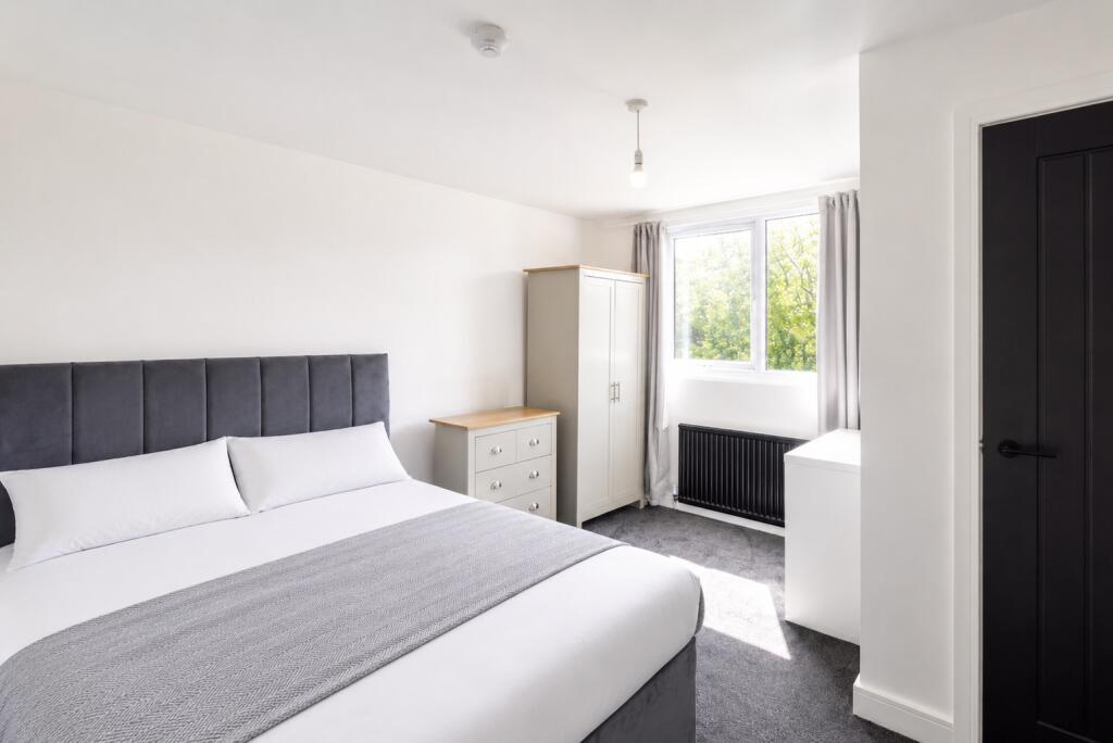 Main image of property: Red Hall Chase, Leeds, LS14 1NR