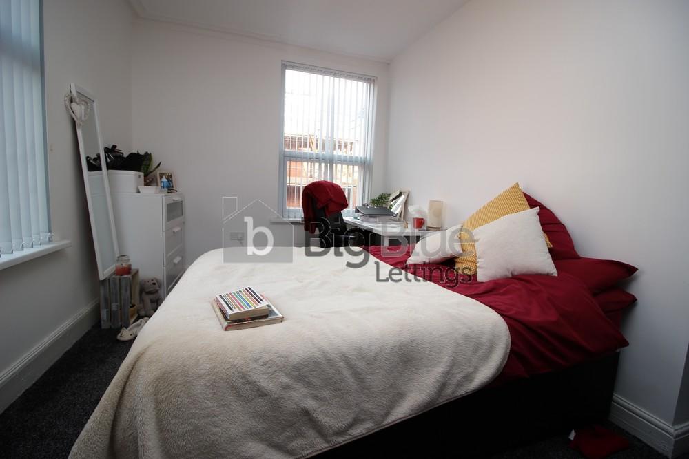 2 John Street, Hyde Parl **VIEW VIRTUAL TOUR** - More