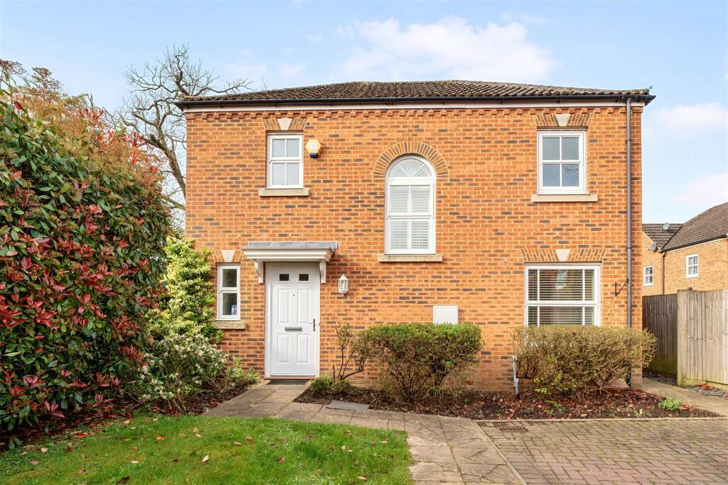 Main image of property: Dowles Green, Wokingham, Berkshire, RG40 5AB