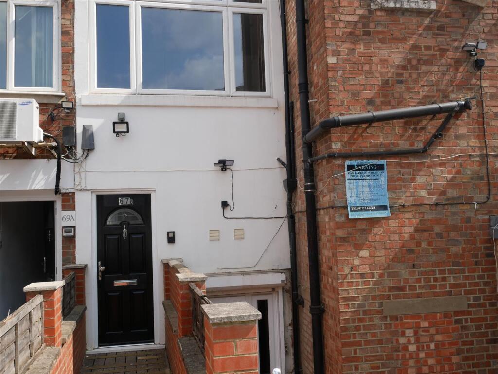 Main image of property: Brent Street, Hendon, London NW4 2EA