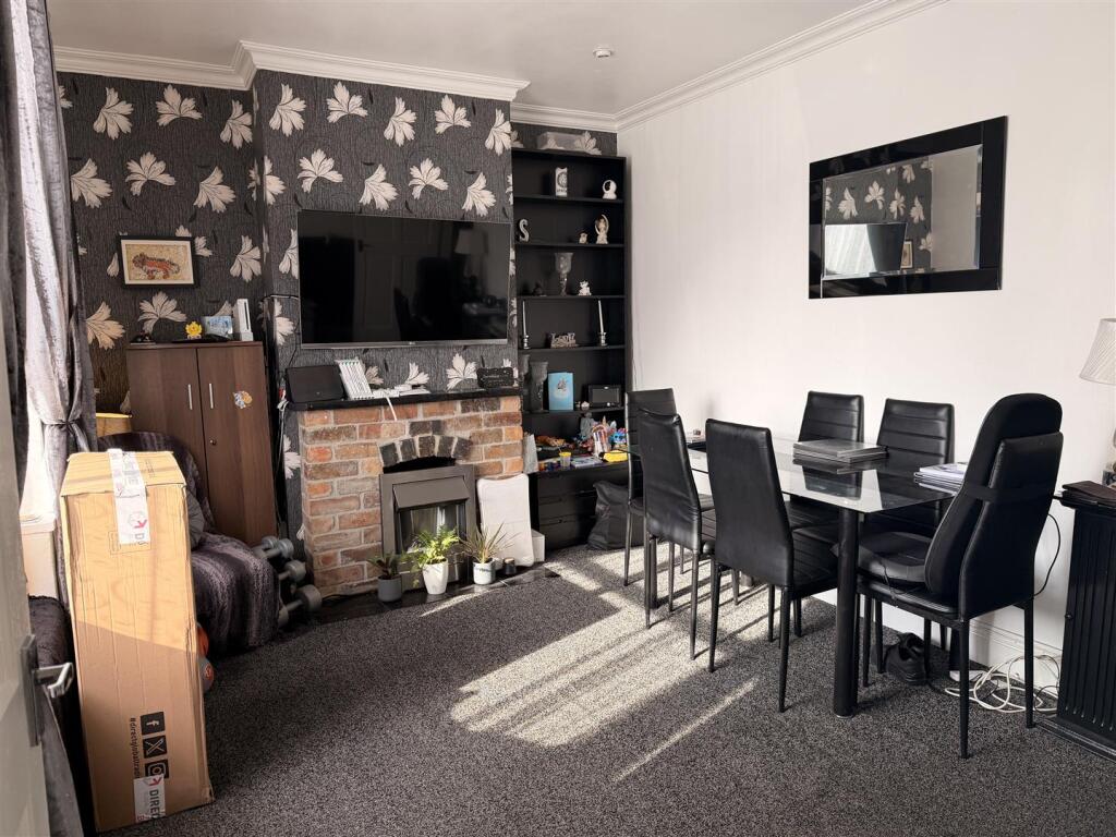 House in Oadby and Wigston, Wigston Fields, South Wigston - View 2