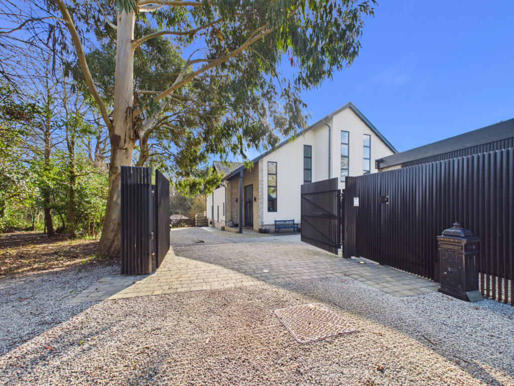 Main image of property: Warsash, SO31