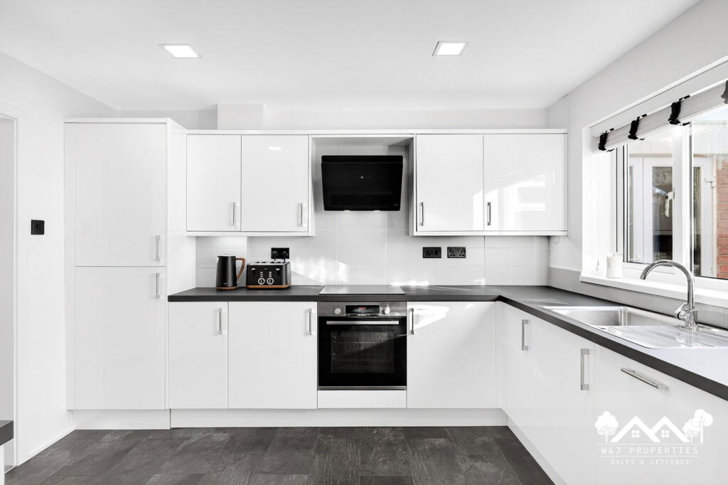 Additional image 8 of Earls Drive, Hoddlesden, Darwen, BB3