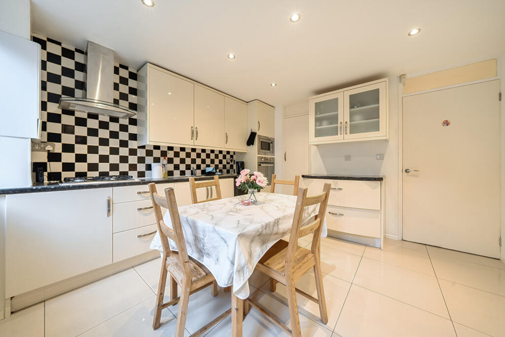 House in London - View 5
