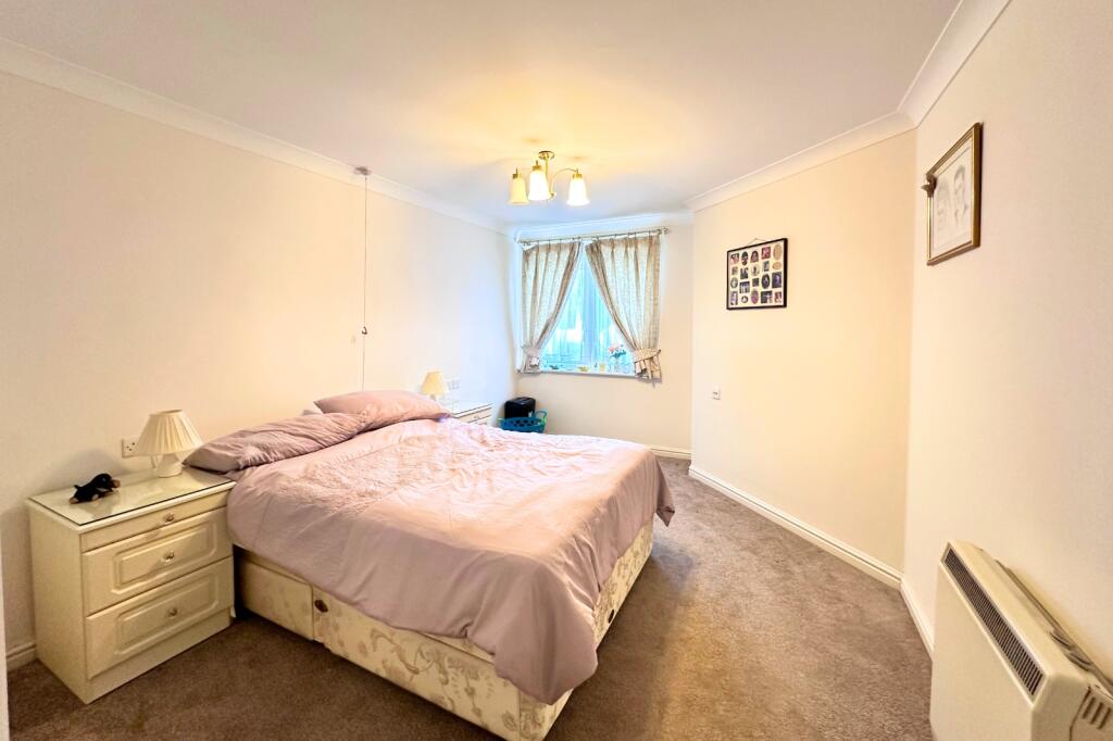 Apartment in Highcliffe-on-Sea, Highcliffe and Walkford - More