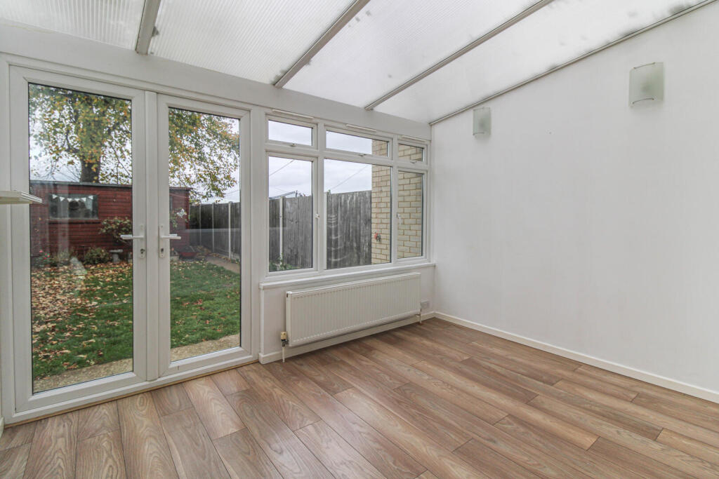 Brougham Close, Great Wakering photo 4