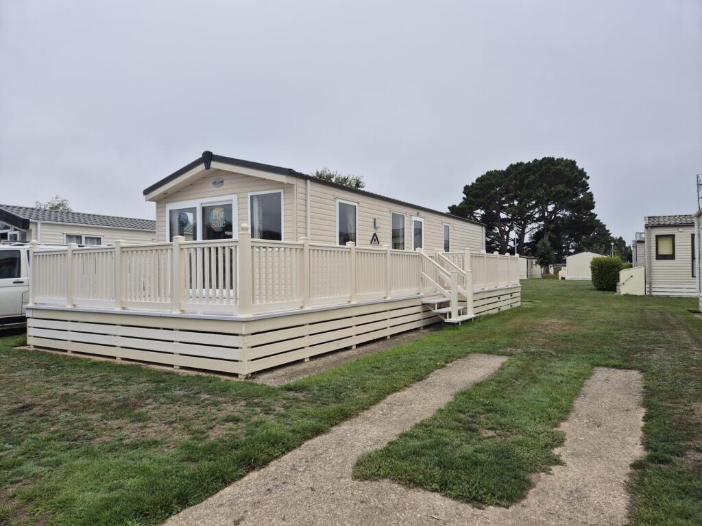 2-bed house on Atlas Onyx,  Hoburne Park, Hoburrne Lane, Highcliffe on Sea, £54,995