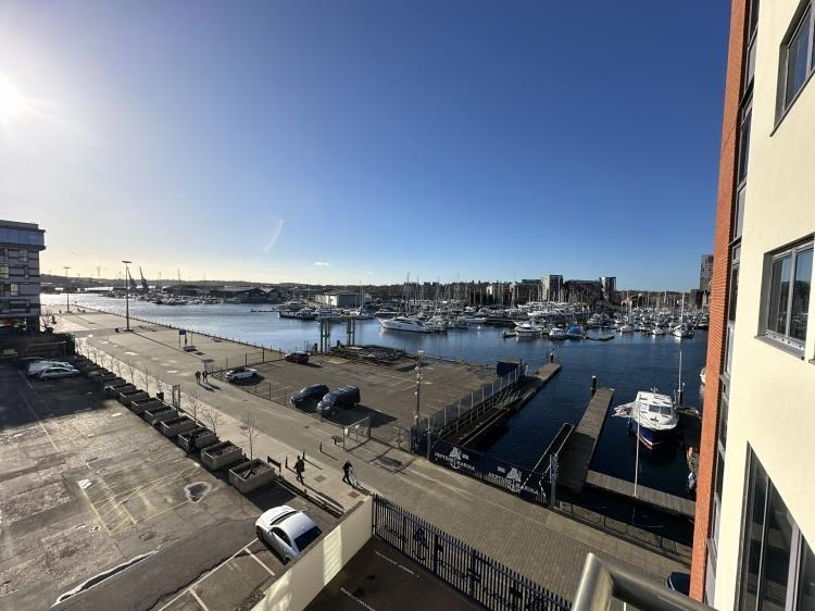 Apartment in Ipswich, Stoke - View 3