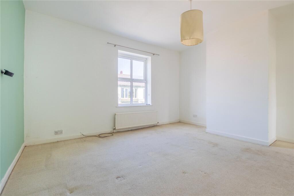 Norden Road, Rochdale, Greater Manchester, OL11 - More