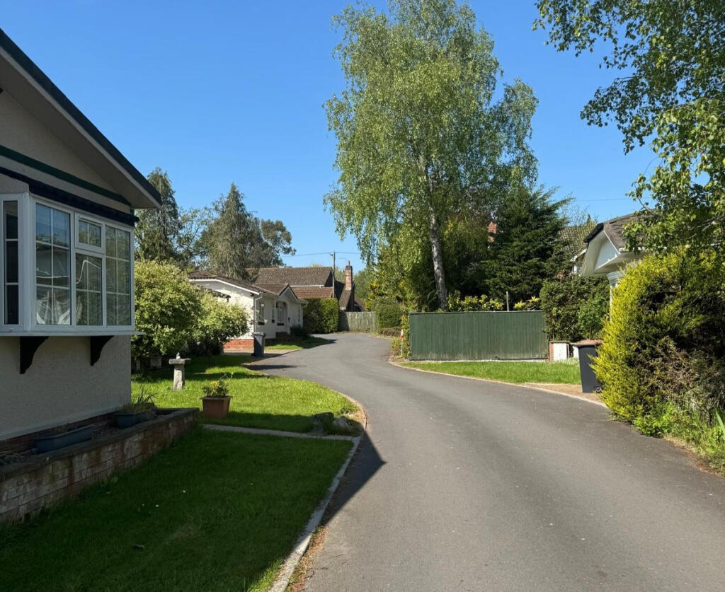 House in Romsey, Canada, West Wellow - More